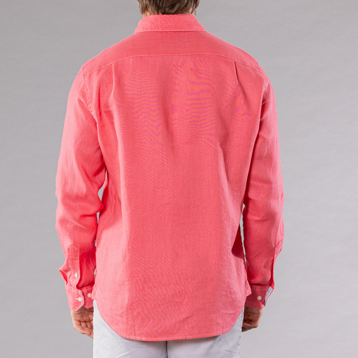 Men&#39;s coral linen long sleeve shirt, back view