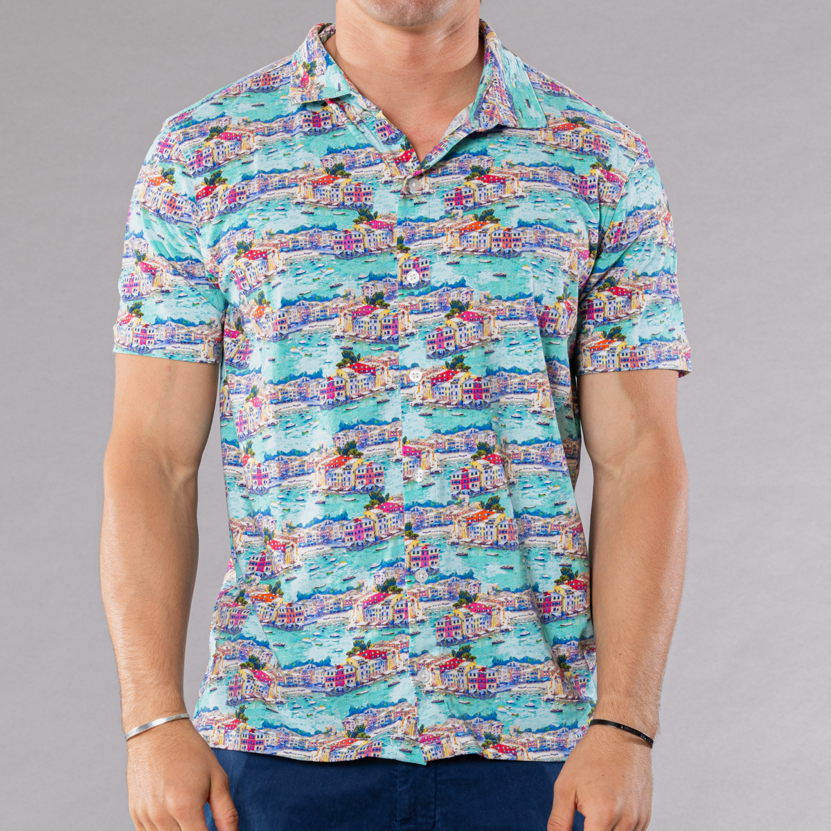 Men&#39;s multicolored full button front shirt with portofino pattern made of pima cotton/stretch, front view