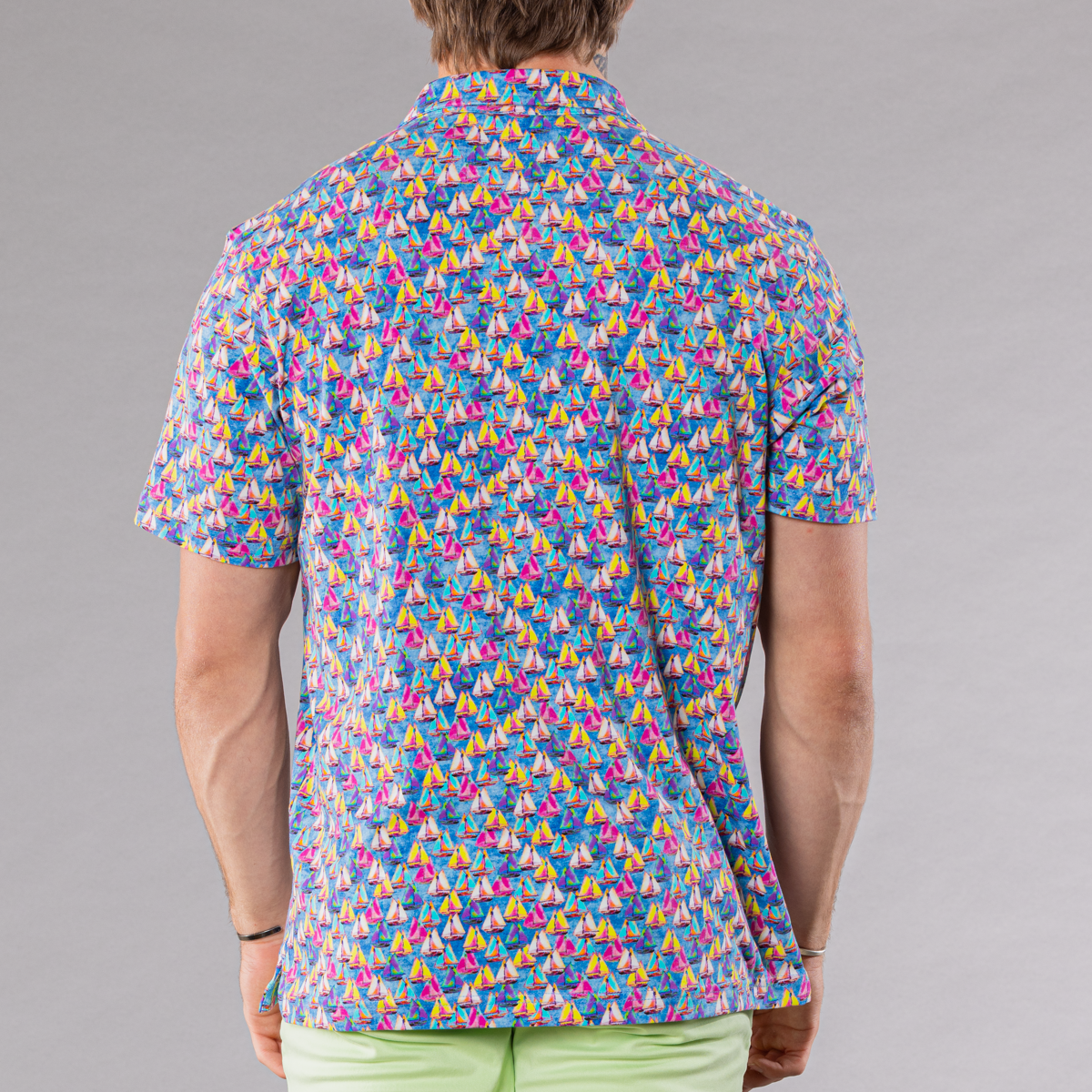 Men&#39;s royal full button front shirt with sailing away pattern made of pima cotton/stretch, back view