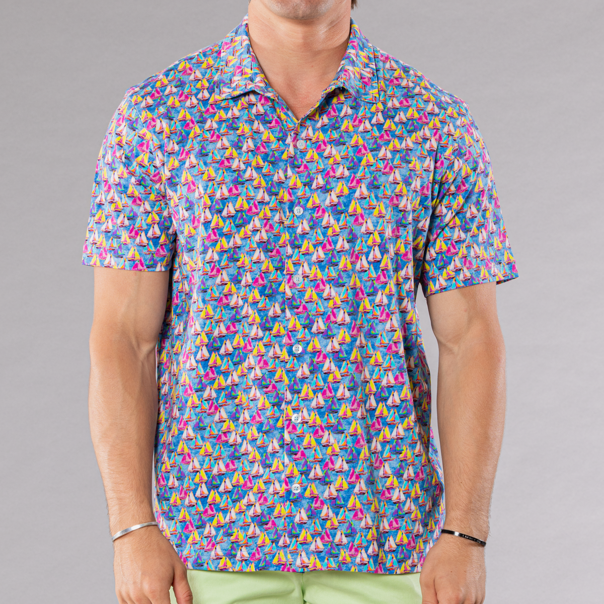 Men&#39;s royal full button front shirt with sailing away pattern made of pima cotton/stretch, front view