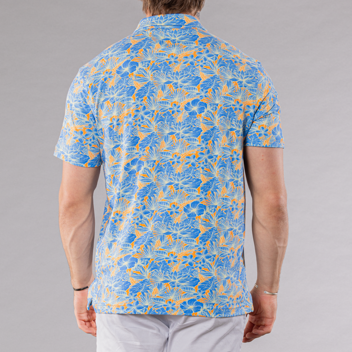 Men&#39;s turquoise full button front shirt with florals pattern made of pima cotton/stretch, back view