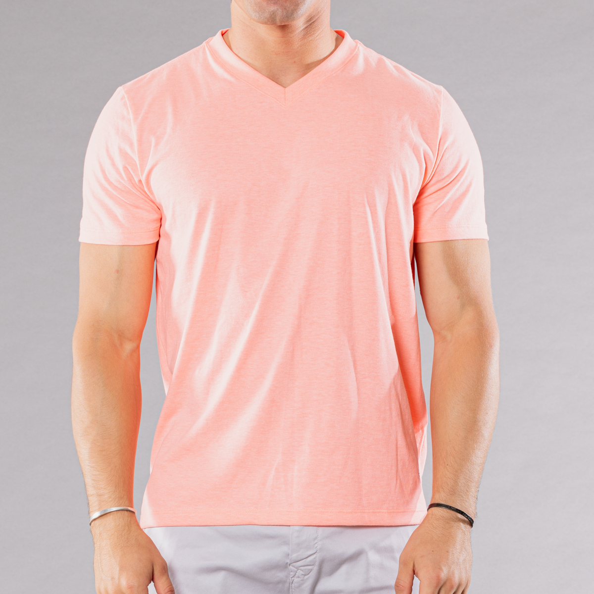 Men&#39;s V-neck T-shirt in coral heather, front view
