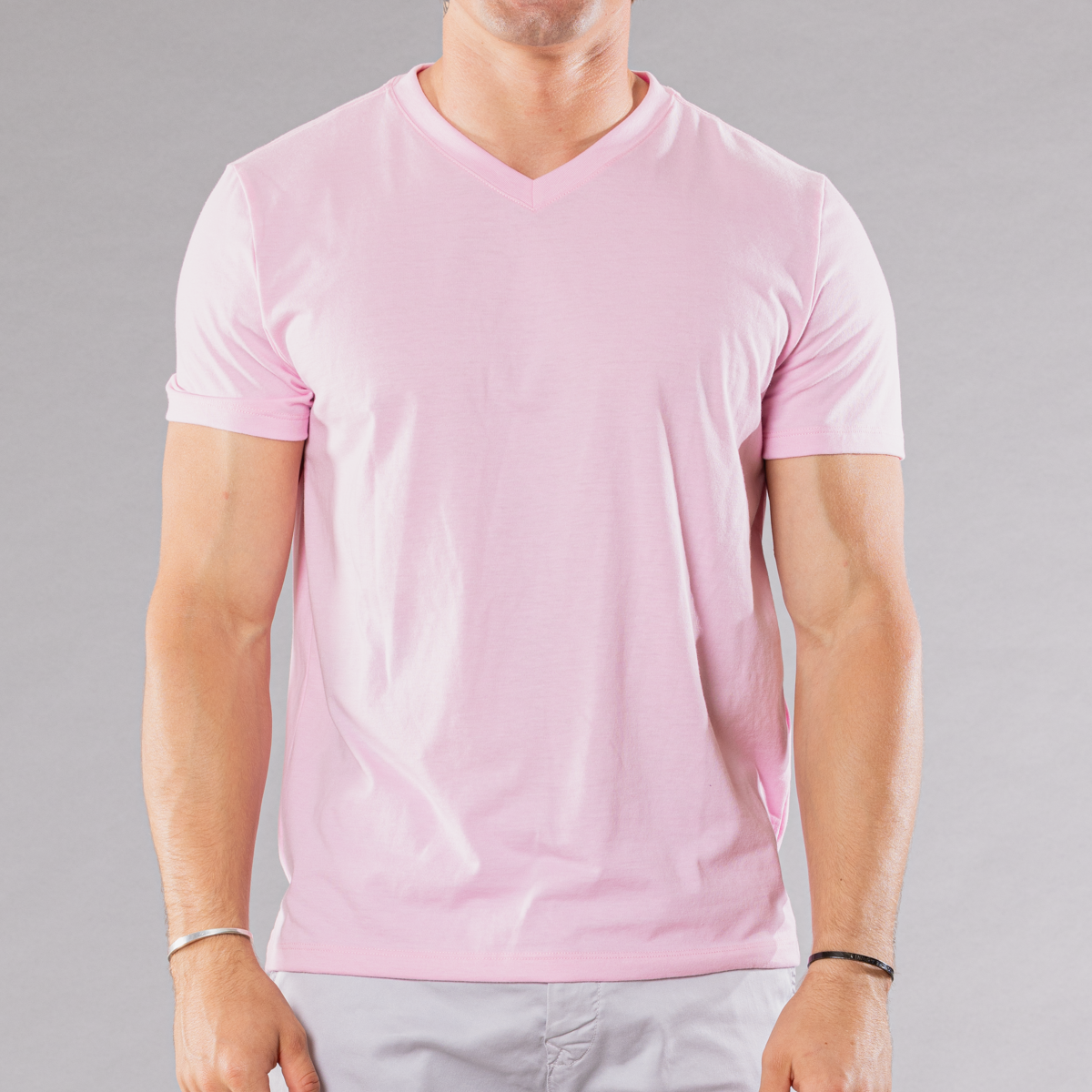 Men&#39;s V-neck T-shirt in pink, front view
