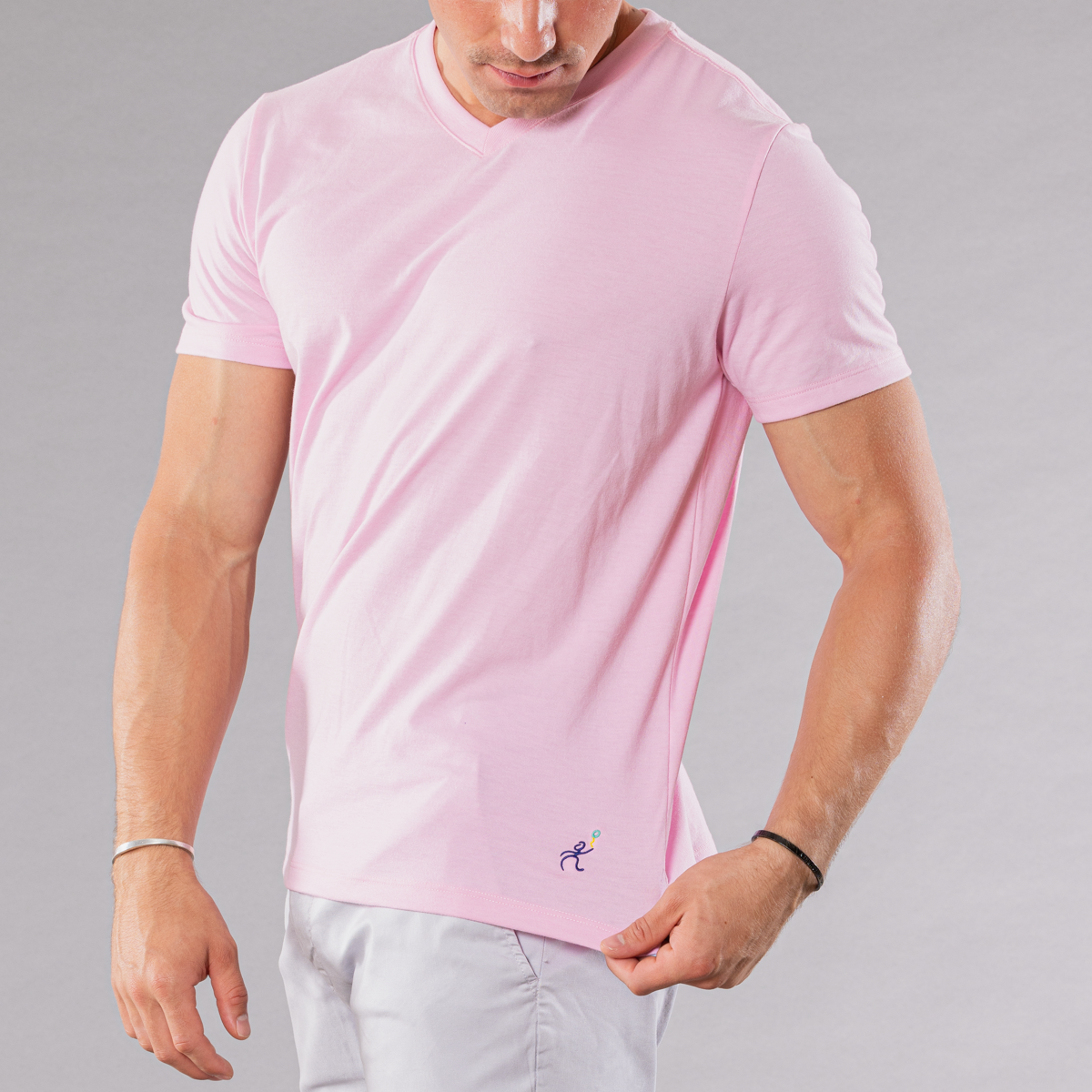 Men&#39;s V-neck T-shirt in pink