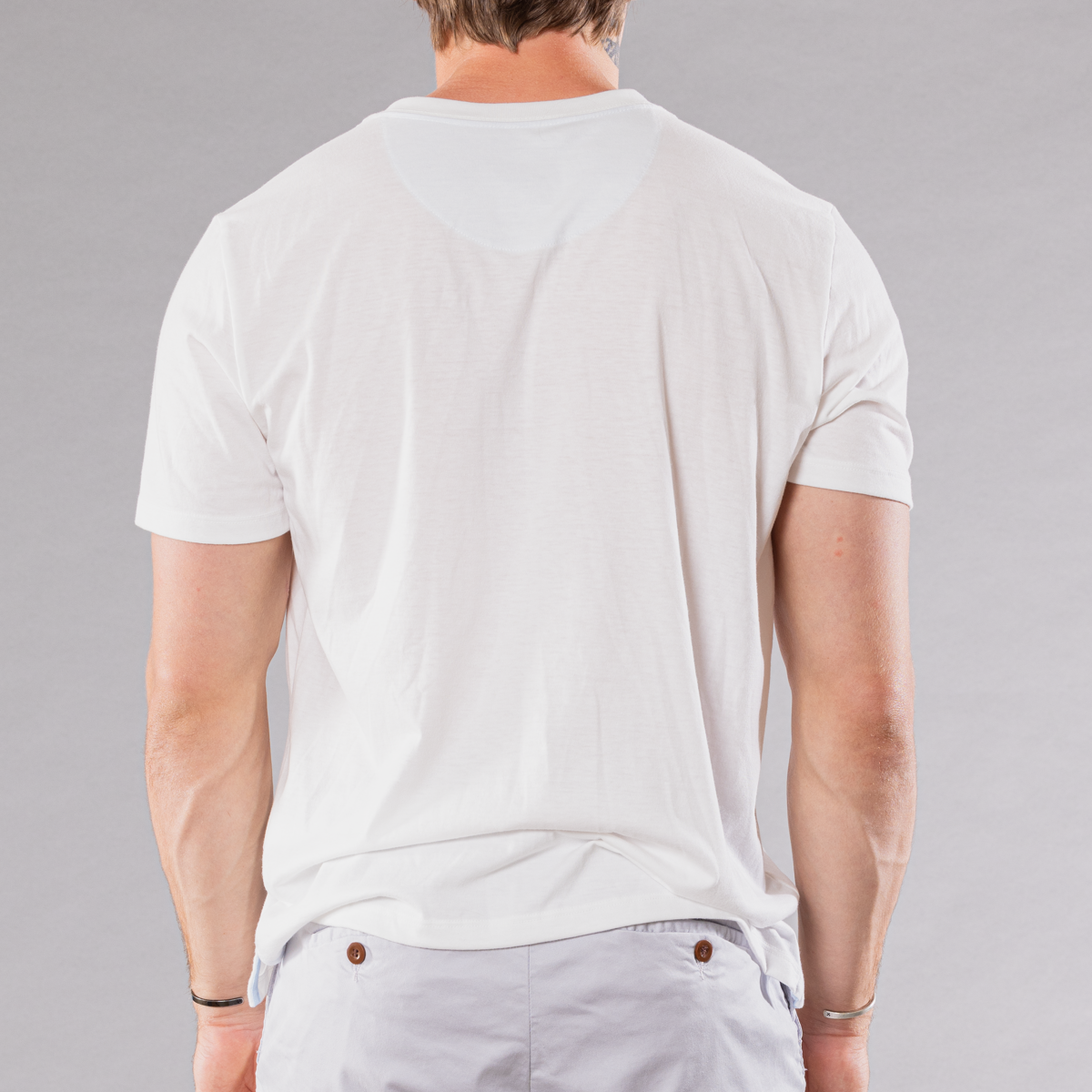 Men&#39;s V-neck T-shirt in white, back view